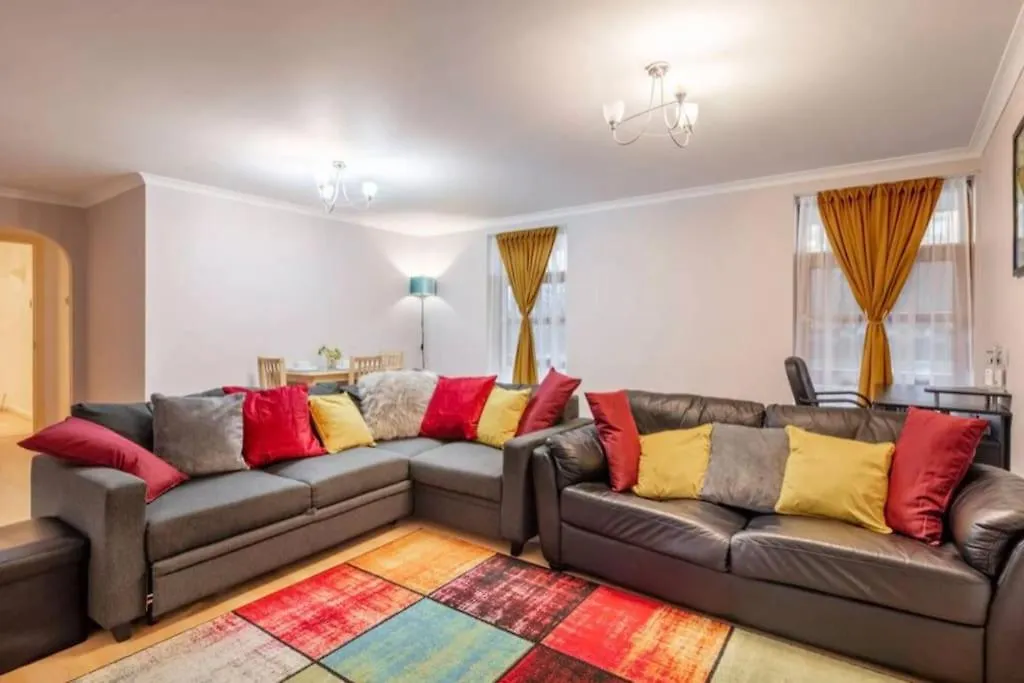 1 Bedroom Flat With Free Parking London Apartment