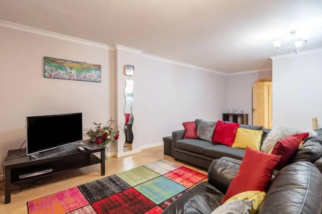 1 Bedroom Flat With Free Parking London Apartment