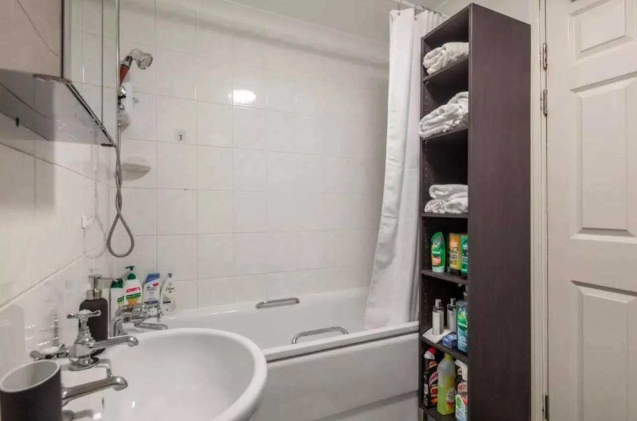 1 Bedroom Flat With Free Parking Londen Appartement