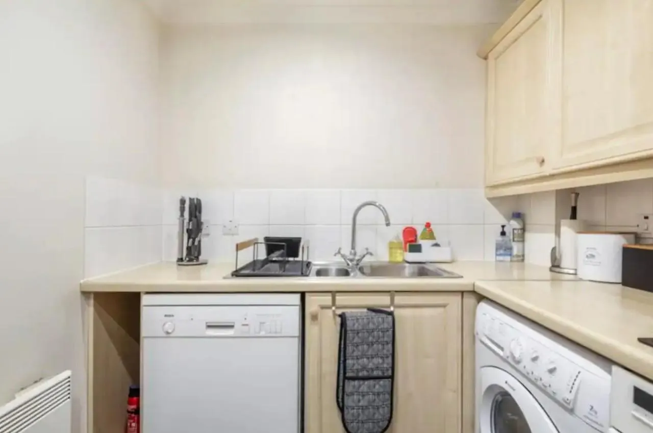 1 Bedroom Flat With Free Parking Londen Appartement