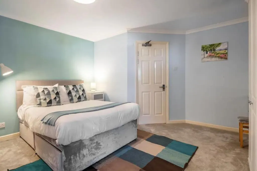 Appartement 1 Bedroom Flat With Free Parking Londen