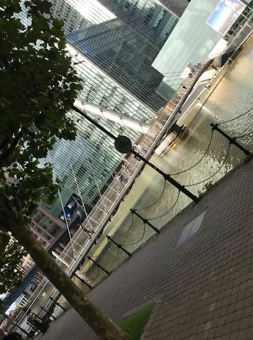 1 Bedroom Flat With Free Parking Londen 0*,