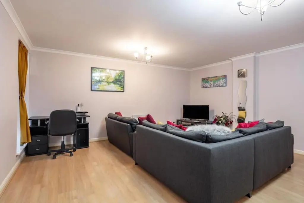 Appartement 1 Bedroom Flat With Free Parking Londen